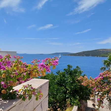 Villa Apartments Oliva Seget Vranjica Buitenkant foto