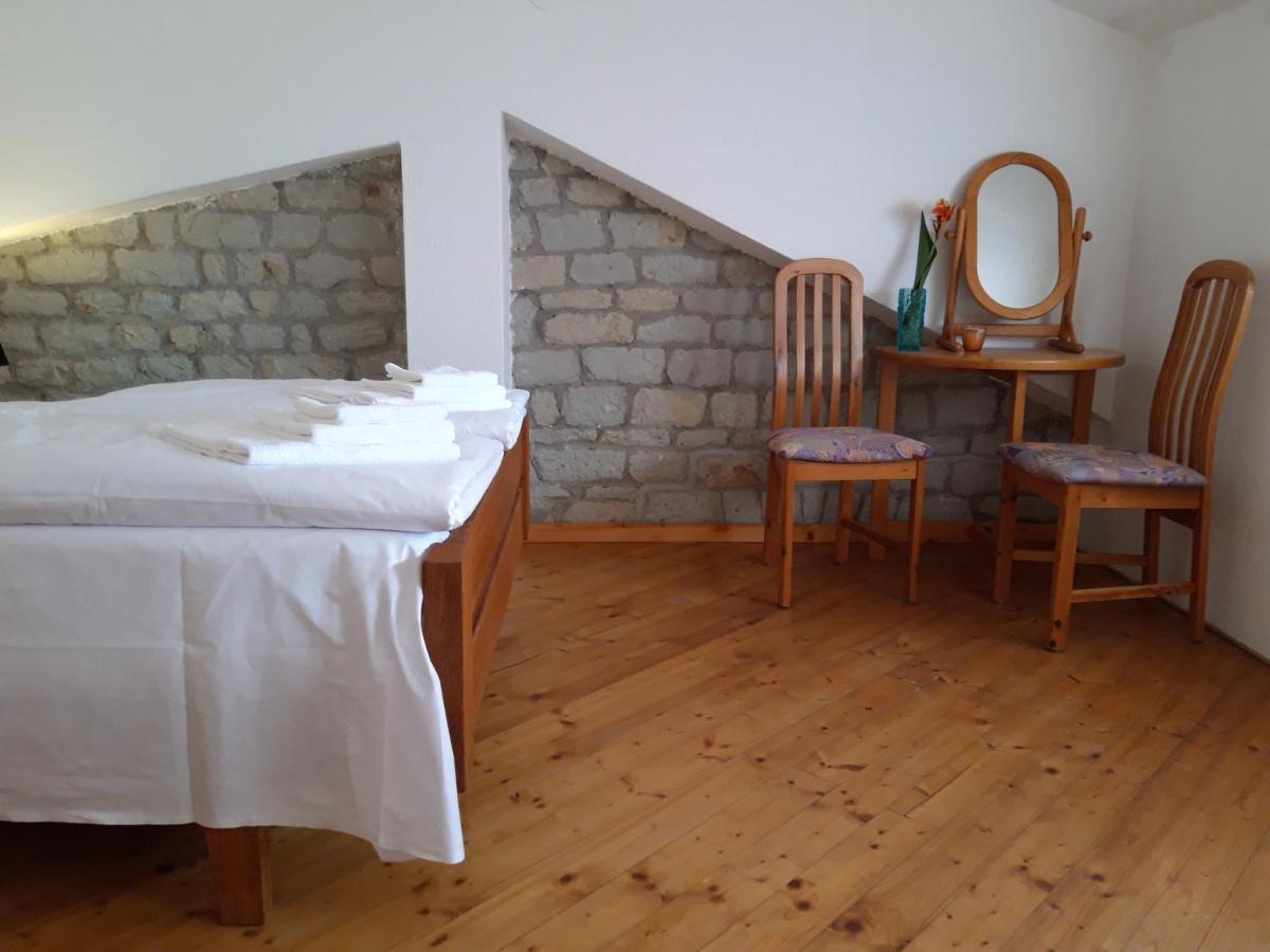 Villa Apartments Oliva Seget Vranjica Buitenkant foto