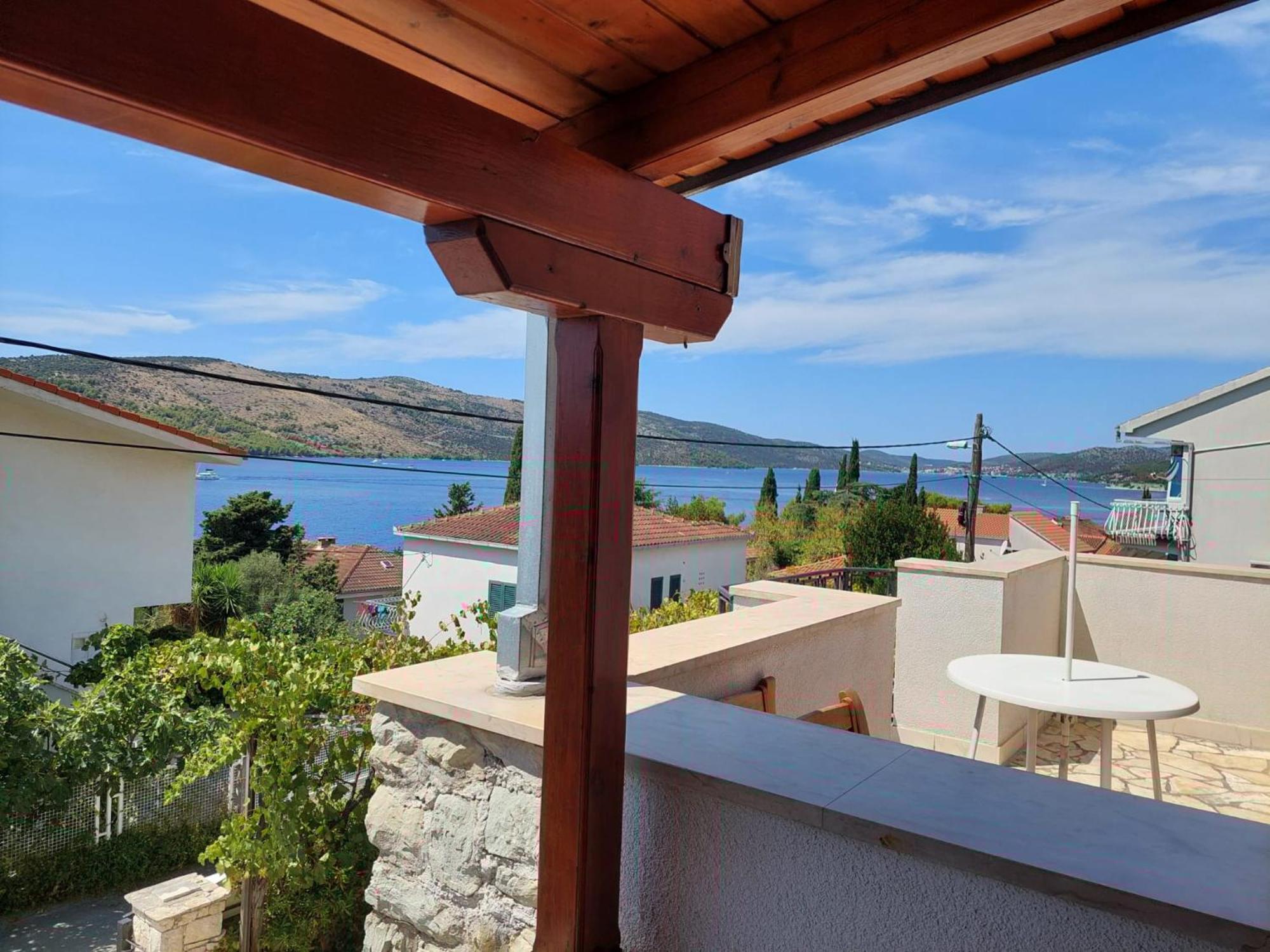Villa Apartments Oliva Seget Vranjica Buitenkant foto