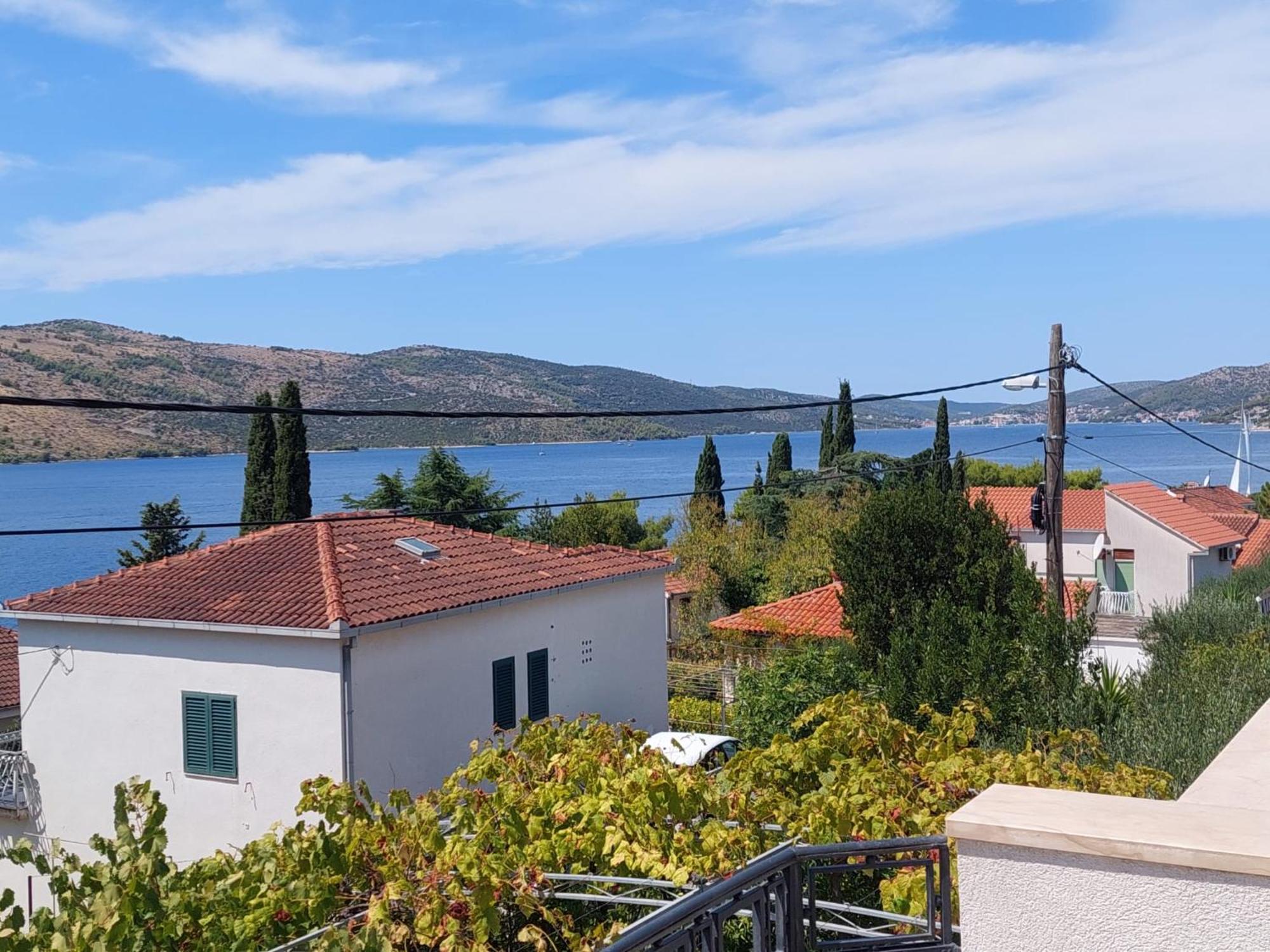 Villa Apartments Oliva Seget Vranjica Buitenkant foto