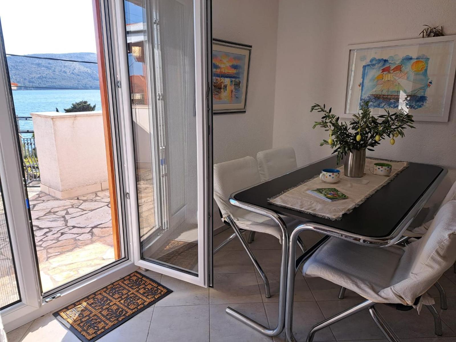 Villa Apartments Oliva Seget Vranjica Buitenkant foto