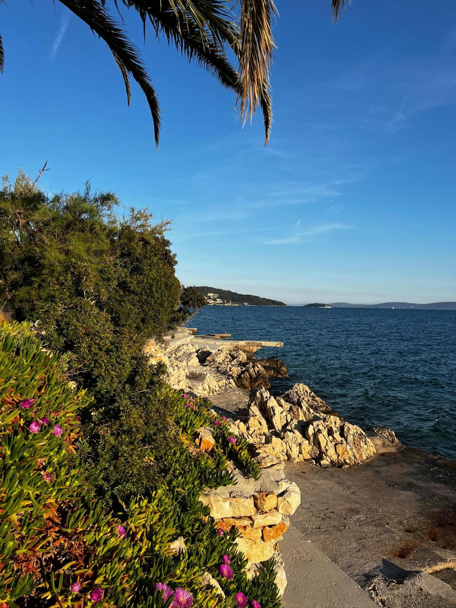 Villa Apartments Oliva Seget Vranjica Buitenkant foto