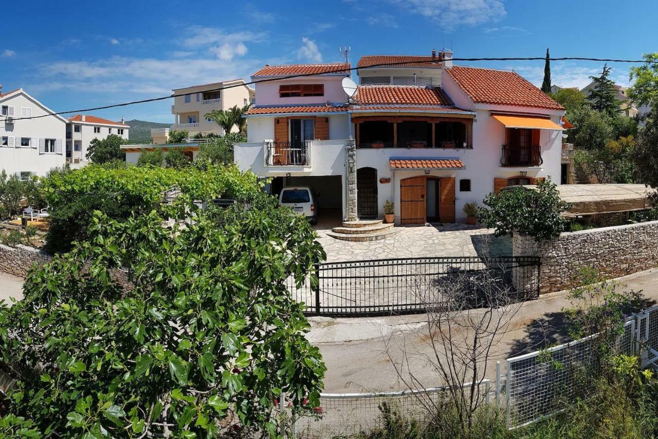 Villa Apartments Oliva Seget Vranjica Buitenkant foto